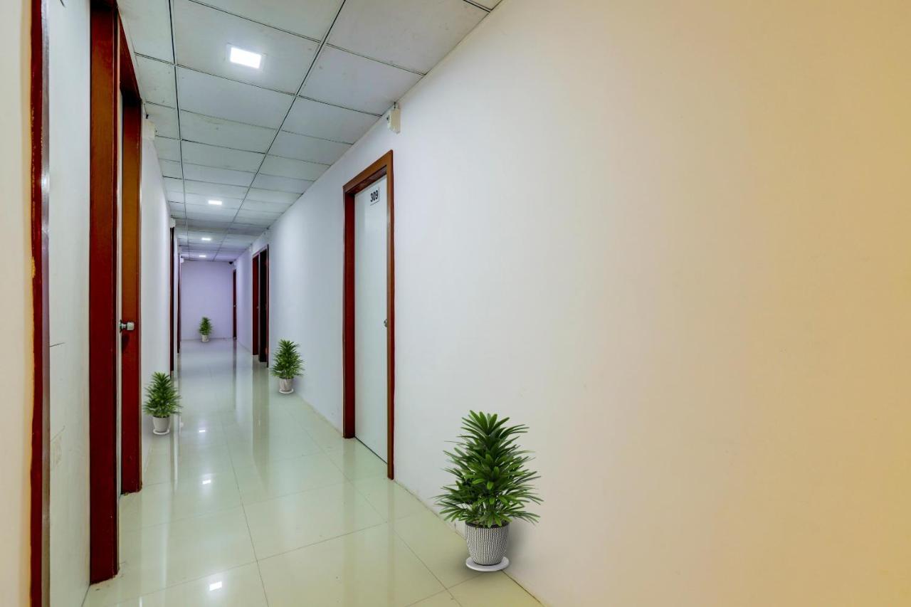 Hotel O Cozy Rooms Surat Exterior photo